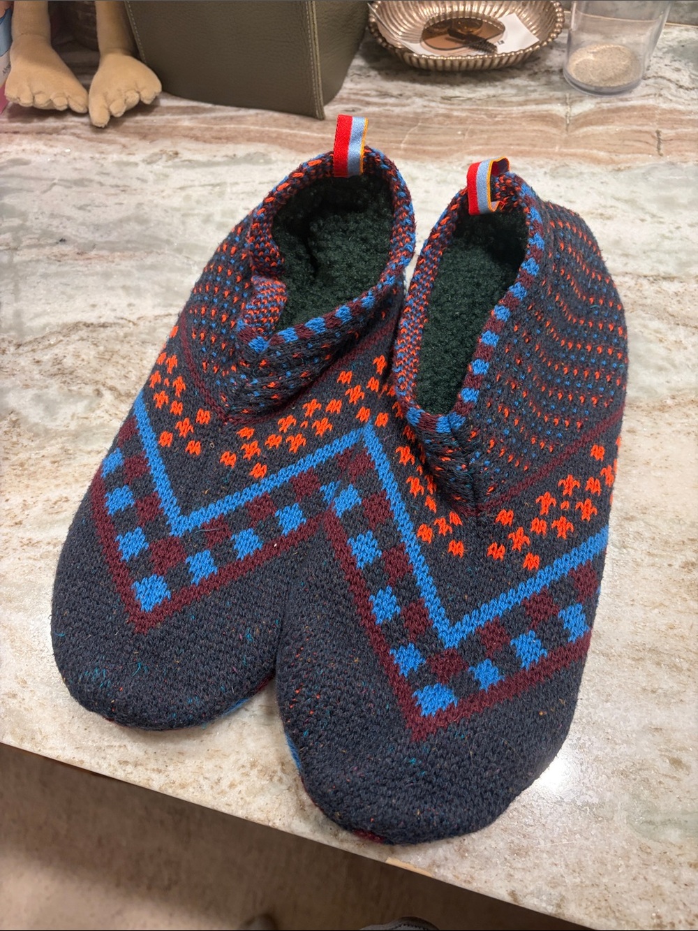 Bombas slippers size large